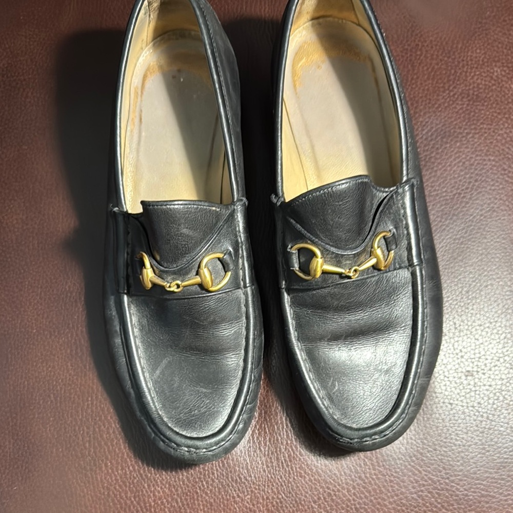 Gucci Black and Gold Leather Flats with Horsebit Detail
